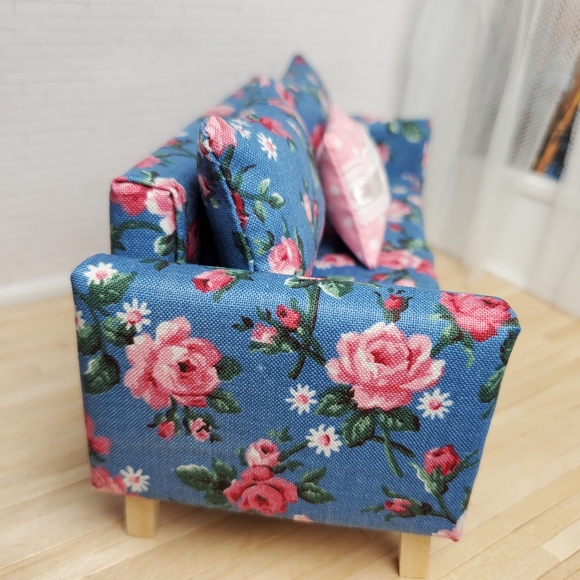 Miniature Dollhouse Floral Blue Sofa 1:12 Scale - Picture 3 of 6